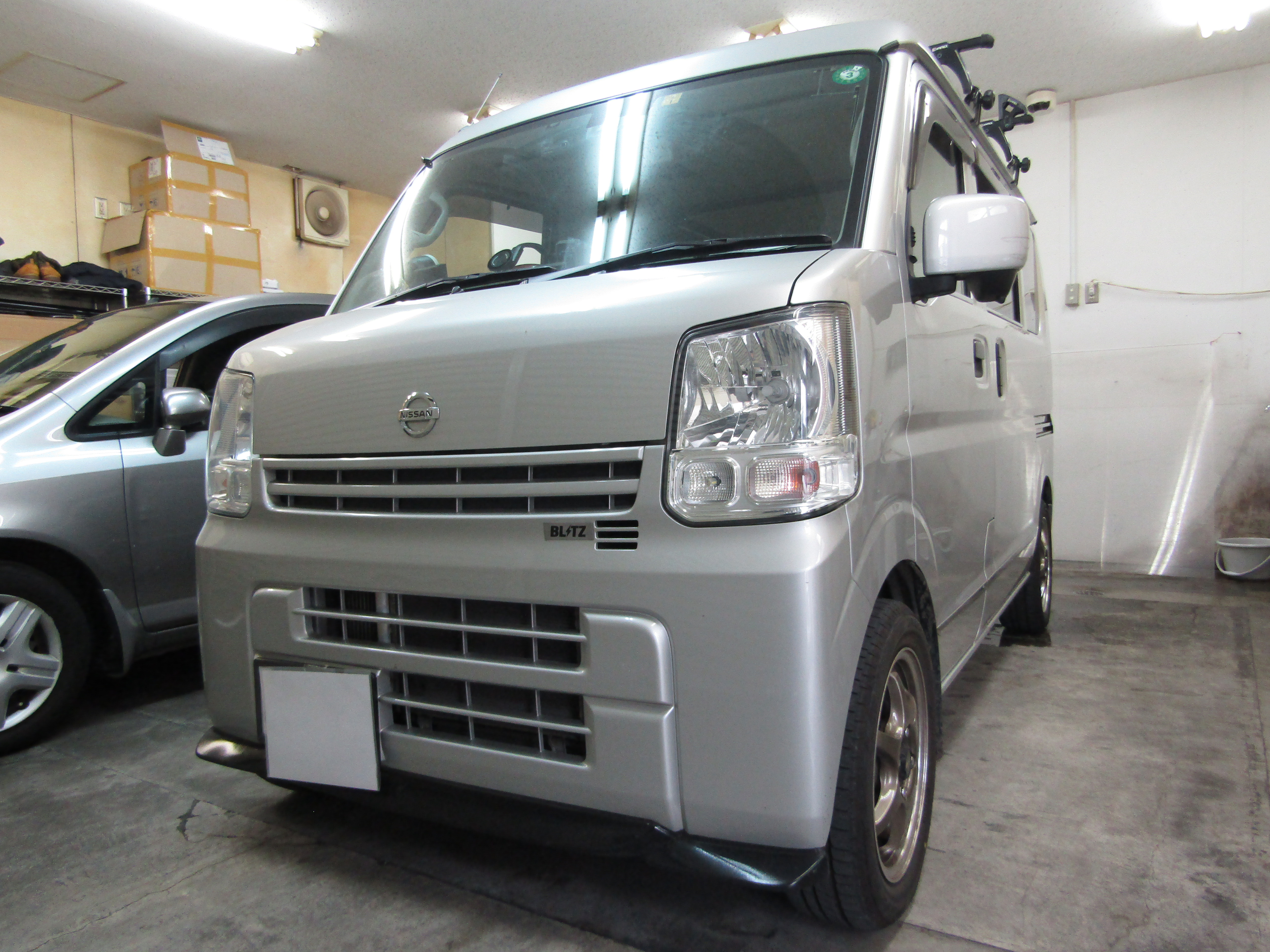 日産 NV100 クリッパーバン カーフィルム ウインコス 断熱フィルム 施工カーフィルム ゴーストフィルム 自動車スモーク スパッタゴールド通販